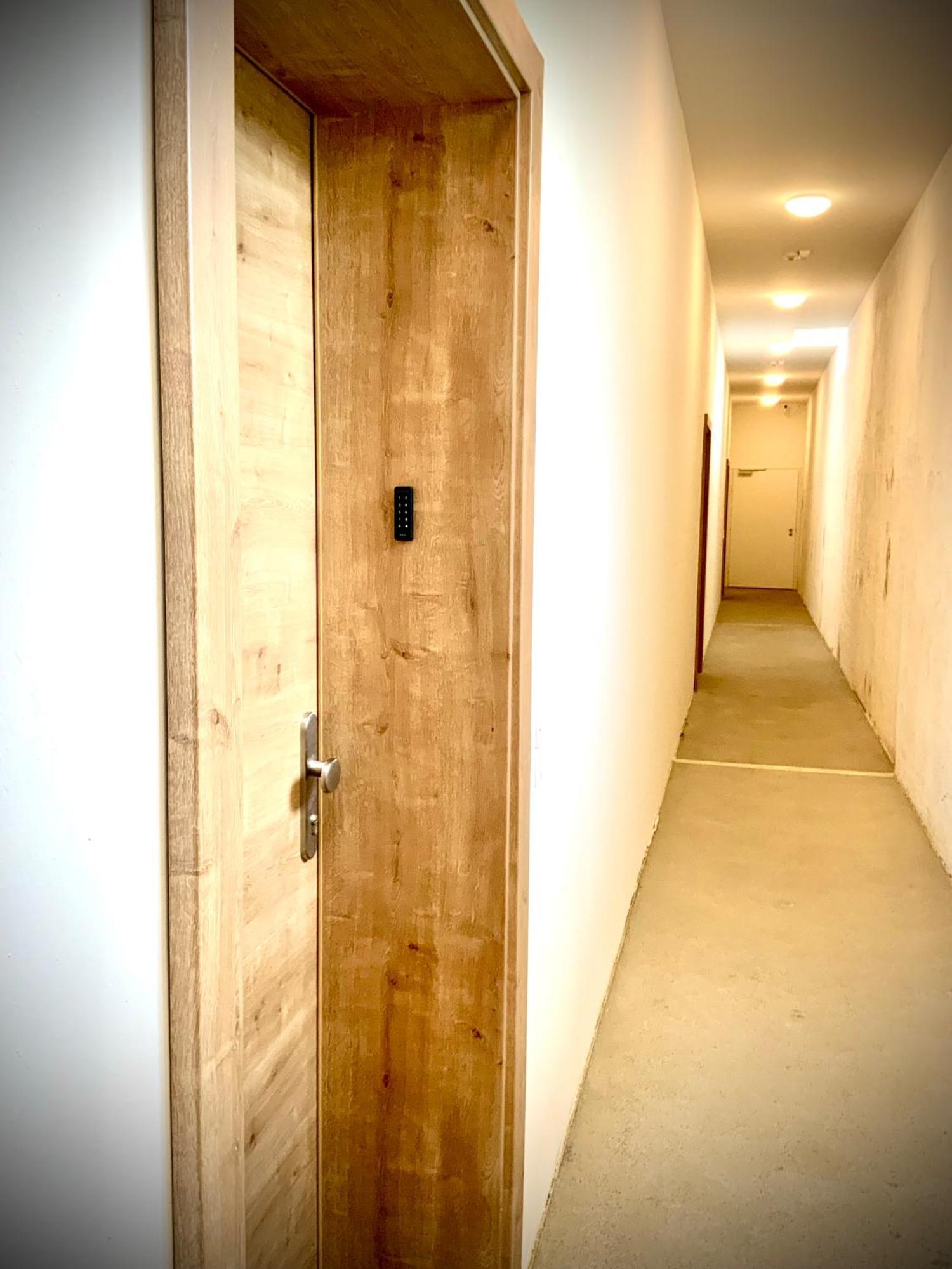 Waterfront - Urbane Eleganz Am Bachufer Apartamento Villach Exterior foto