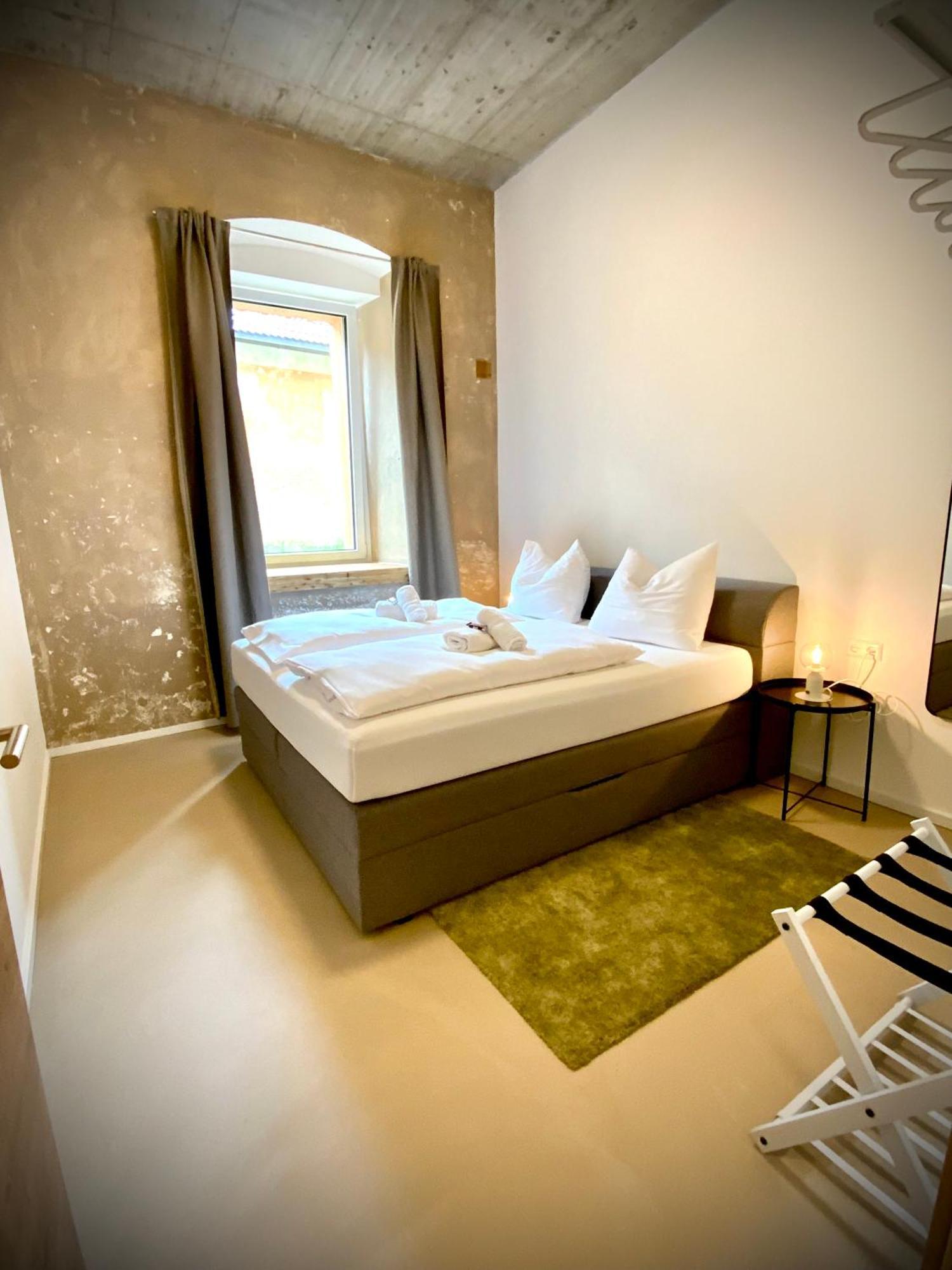 Waterfront - Urbane Eleganz Am Bachufer Apartamento Villach Quarto foto