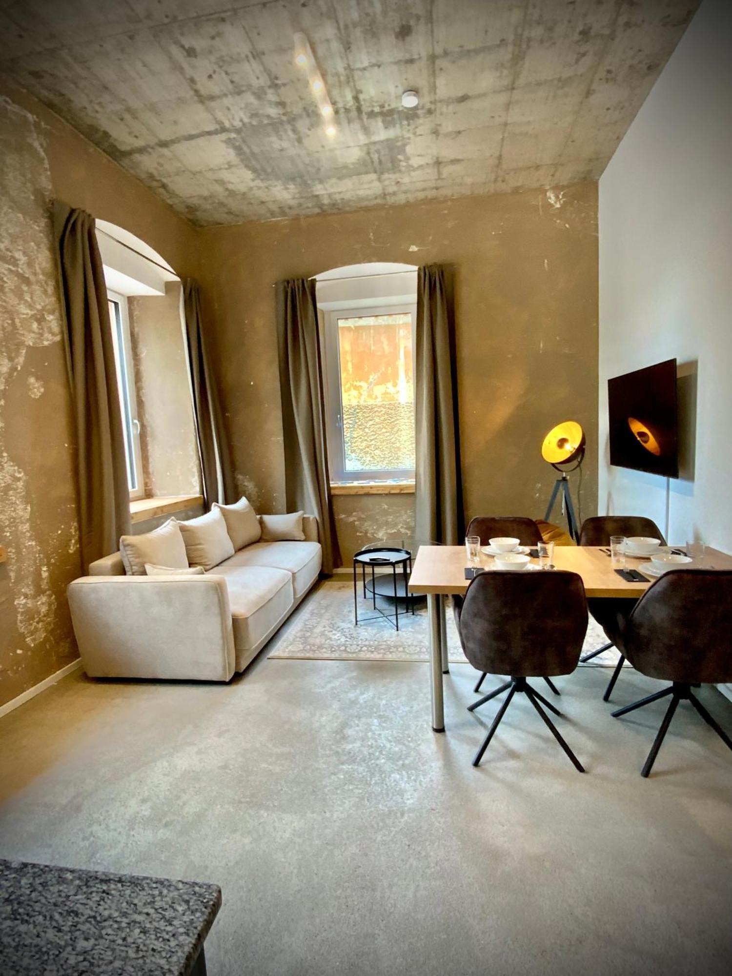 Waterfront - Urbane Eleganz Am Bachufer Apartamento Villach Quarto foto