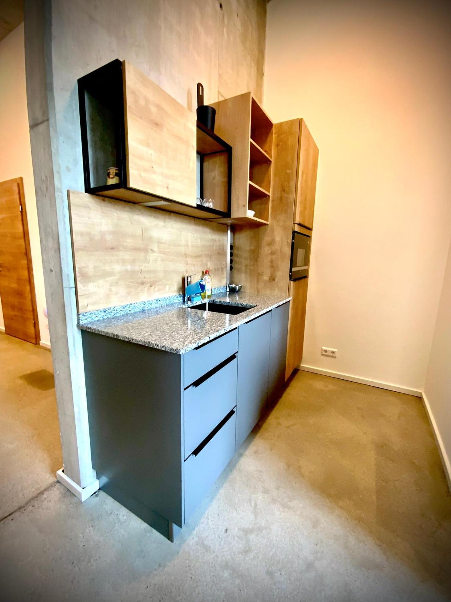 Waterfront - Urbane Eleganz Am Bachufer Apartamento Villach Quarto foto